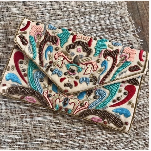 Djula Joaillerie / Paris beaded silk envelope purse with chain. - Picture 2 of 5